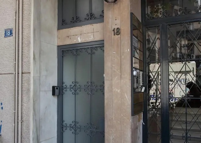 Charming Urban Oasis 1Br Apt Near Megaro Mousikis
